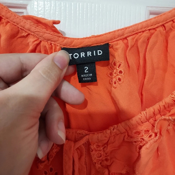 Torrid Nasturtium Eyelet Ruffle Tie Front Tank Top in Size 2 - 18/20 - Picture 4 of 13